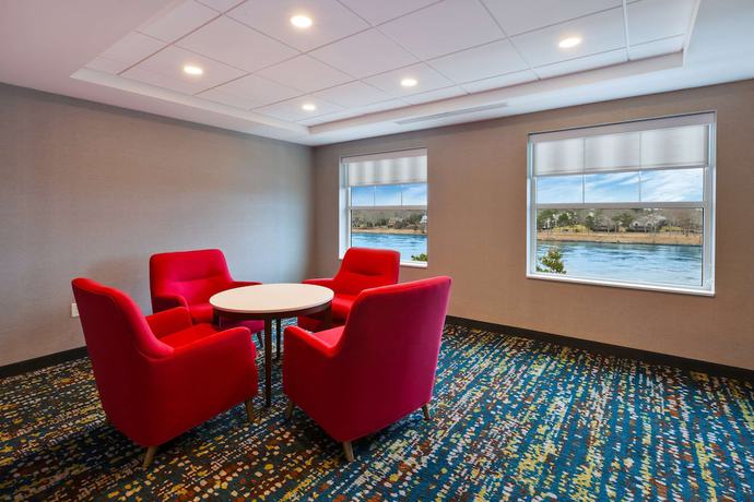 Imagen de los interiores del Hotel Hampton Inn Cape Cod Canal. Foto 19