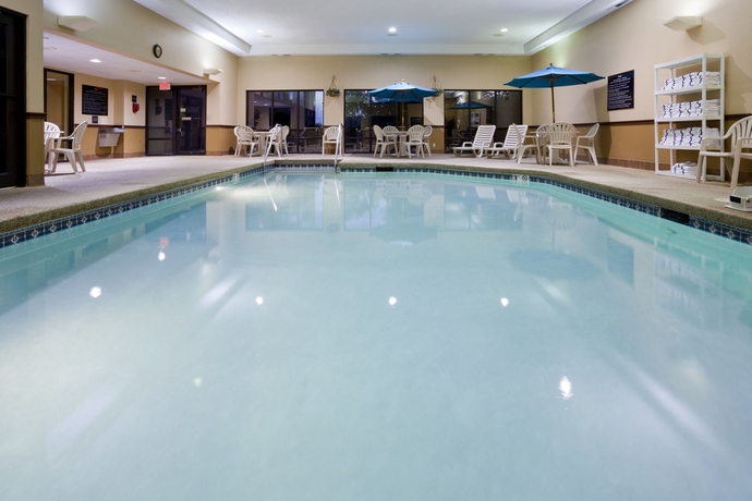 Imagen de la piscina del Hotel Hampton Inn - Cedar Rapids. Foto 14