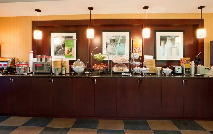 Imagen del bar/restaurante del Hotel Hampton Inn - Cedar Rapids. Foto 4