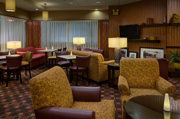 Imagen de los interiores del Hotel Hampton Inn Chambersburg. Foto 18