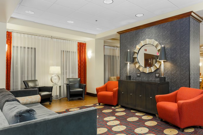 Imagen de los interiores del Hotel Hampton Inn Champaign/urbana. Foto 18