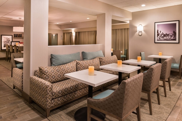 Imagen de los interiores del Hotel Hampton Inn Channel Islands Harbor/oxnard. Foto 12