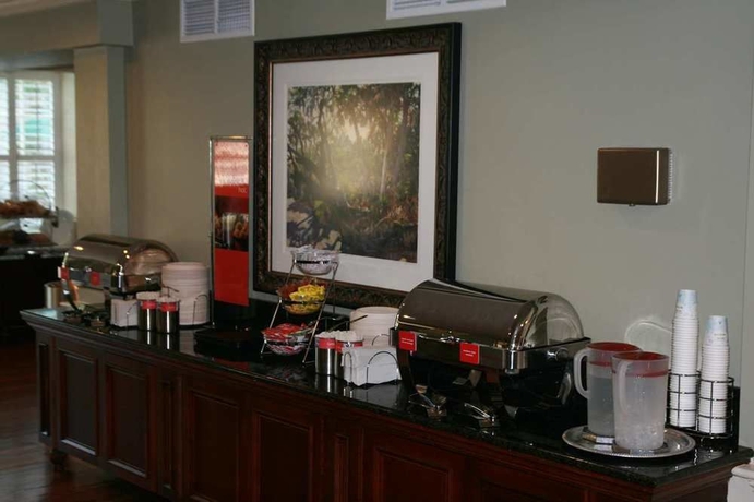 Imagen del bar/restaurante del Hotel Hampton Inn Charleston-historic District. Foto 3