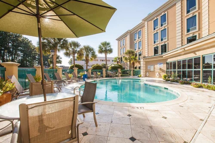Imagen de la piscina del Hotel Hampton Inn Charleston-north. Foto 12