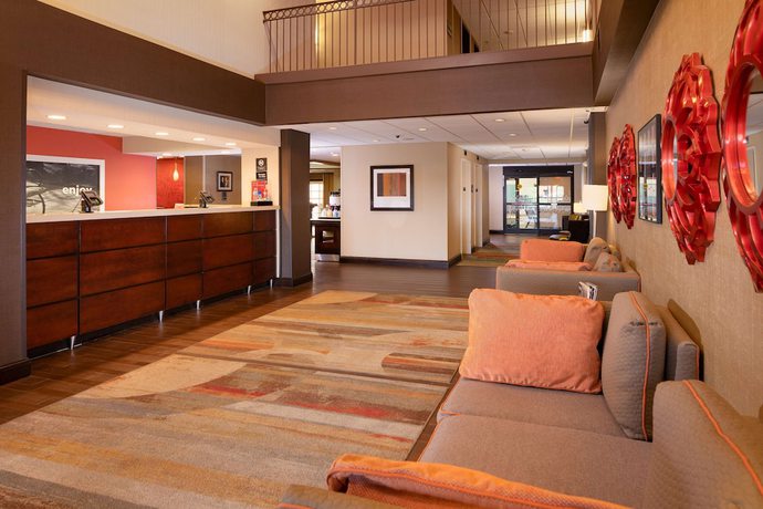 Imagen de los interiores del Hotel Hampton Inn Charleston-southridge. Foto 20