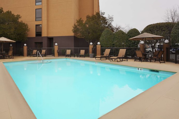 Imagen de la piscina del Hotel Hampton Inn Charlotte - University Place. Foto 20
