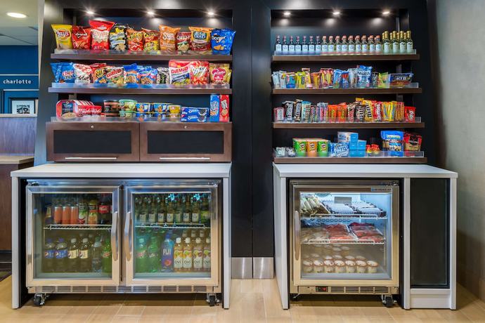 Imagen del bar/restaurante del Hotel Hampton Inn Charlotte - University Place. Foto 5