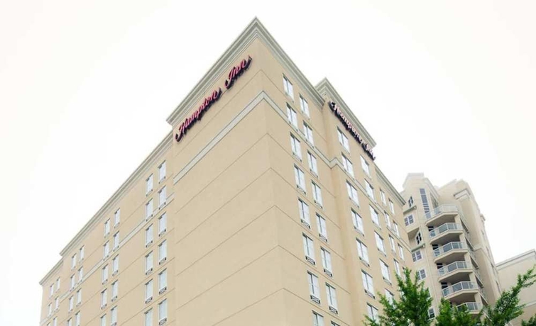 Imagen de los exteriores del Hotel Hampton Inn Charlotte-uptown. Foto 9