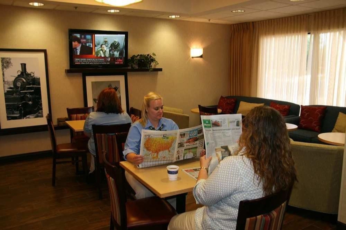 Imagen del bar/restaurante del Hotel Hampton Inn Chicago Elgin I 90. Foto 6