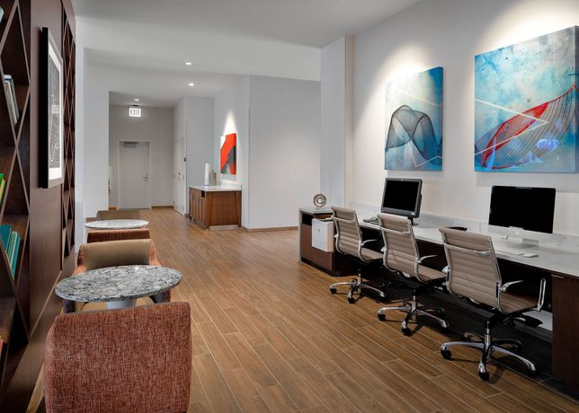 Imagen de los interiores del Hotel Hampton Inn Chicago McCormick Place. Foto 19