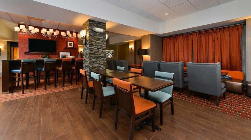 Imagen de los interiores del Hotel Hampton Inn Chicago-carol Stream. Foto 7