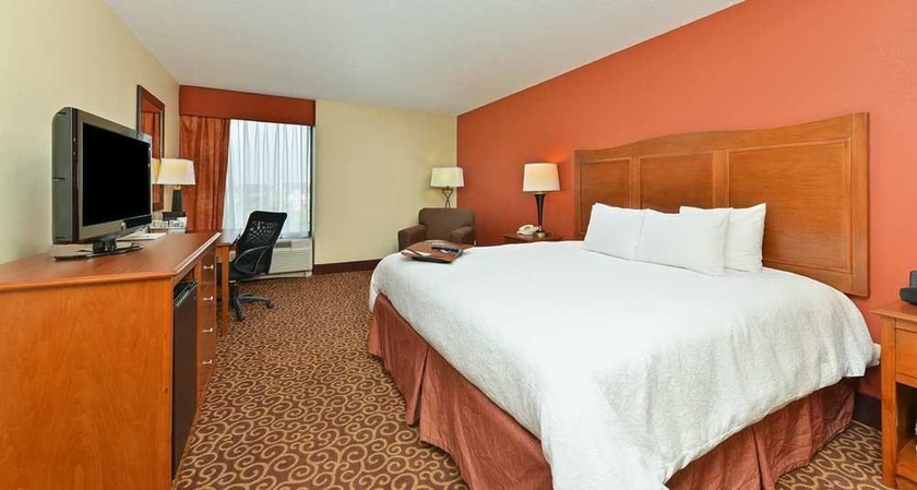 Imagen de la habitación del Hotel Hampton Inn Chicago-carol Stream. Foto 6