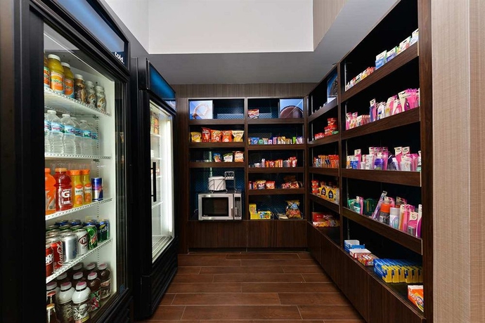 Imagen del bar/restaurante del Hotel Hampton Inn Chicago-carol Stream. Foto 3