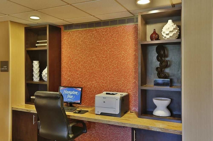 Imagen de los interiores del Hotel Hampton Inn Chicago/naperville. Foto 11