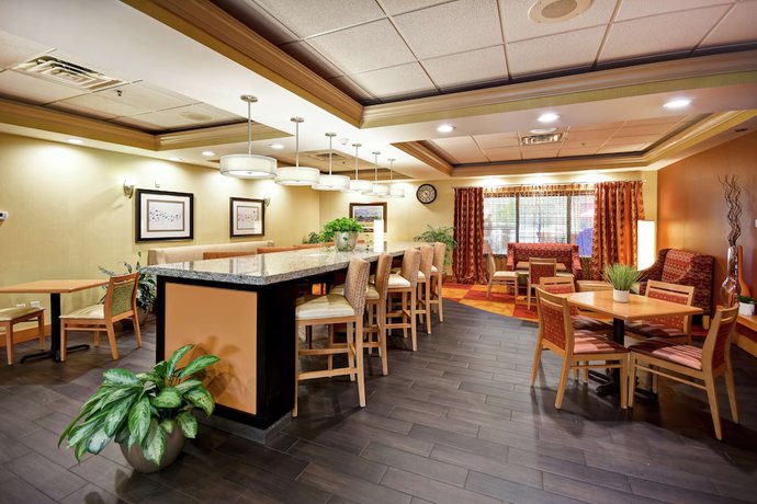 Imagen de los interiores del Hotel Hampton Inn Chicopee/springfield. Foto 18