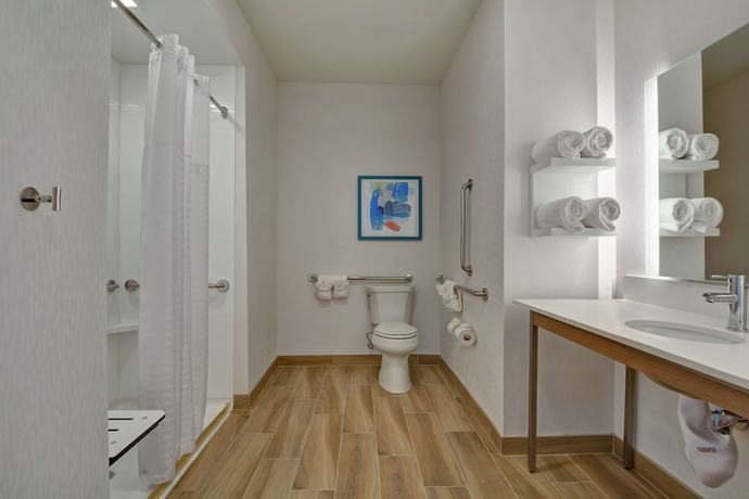 Imagen de la habitación del Hotel Hampton Inn Chula Vista Eastlake. Foto 5