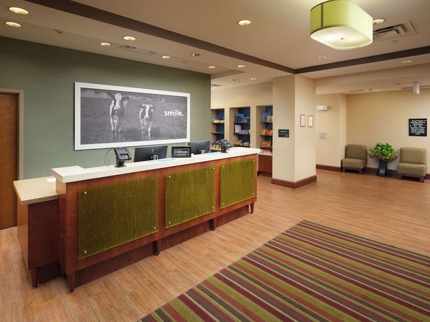 Imagen de los interiores del Hotel Hampton Inn Cleveland Tennessee. Foto 17