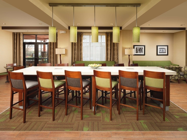 Imagen del bar/restaurante del Hotel Hampton Inn Cleveland Tennessee. Foto 4