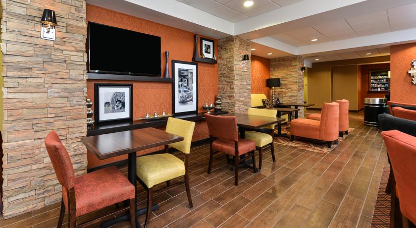 Imagen general del Hotel Hampton Inn Clinton-Iowa. Foto 13