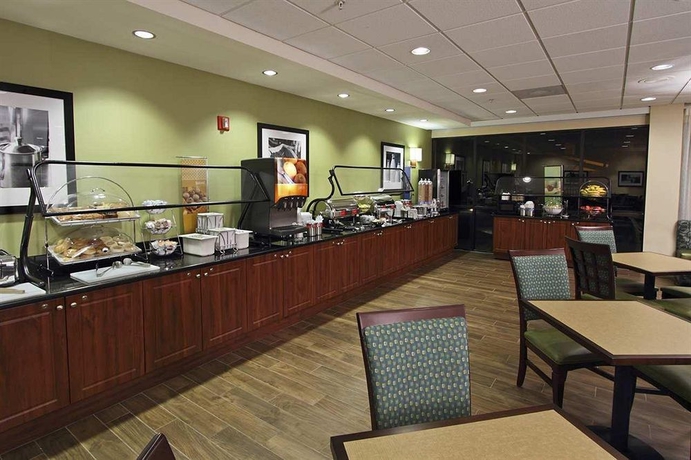 Imagen del bar/restaurante del Hotel Hampton Inn Cocoa Beach/cape Canaveral. Foto 3