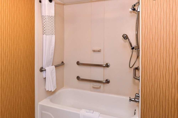 Imagen de la habitación del Hotel Hampton Inn College Park. Foto 8