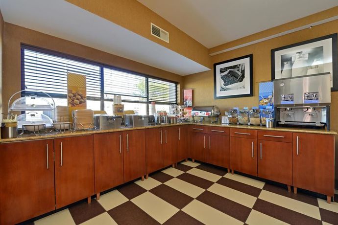 Imagen general del Hotel Hampton Inn Collinsville. Foto 8