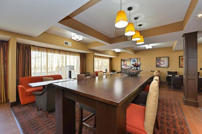 Imagen general del Hotel Hampton Inn Collinsville. Foto 9