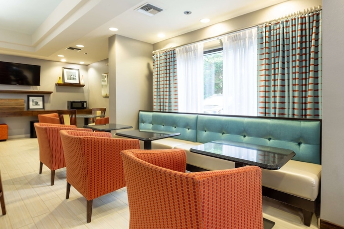 Imagen de los interiores del Hotel Hampton Inn Columbia I-26/harbison Blvd.. Foto 17