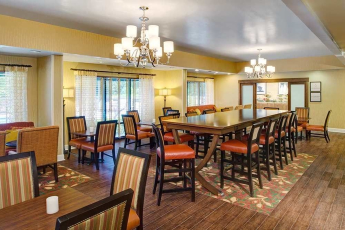 Imagen del bar/restaurante del Hotel Hampton Inn Columbia Northeast - Fort Jackson Area. Foto 3
