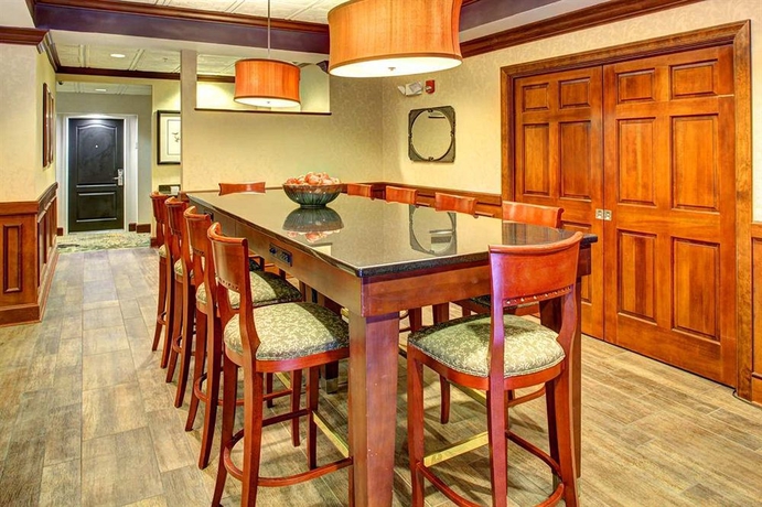 Imagen del bar/restaurante del Hotel Hampton Inn Columbia-downtown Historic District. Foto 6