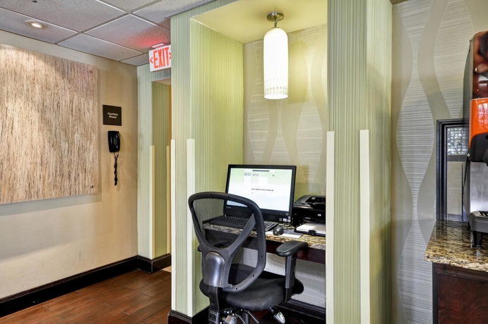 Imagen de los interiores del Hotel Hampton Inn Columbia-i-26 Airport. Foto 12