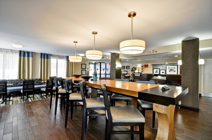 Imagen del bar/restaurante del Hotel Hampton Inn Columbia-i-26 Airport. Foto 3