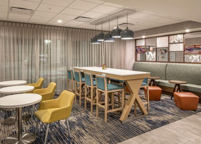 Imagen general del Hotel Hampton Inn Columbus. Foto 9