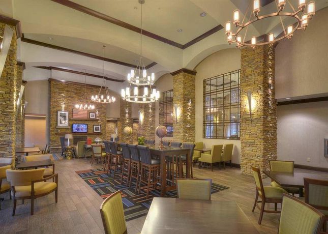 Imagen del bar/restaurante del Hotel Hampton Inn Columbus / South - Fort Benning. Foto 2