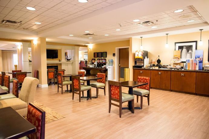 Imagen general del Hotel Hampton Inn Columbus-north. Foto 8