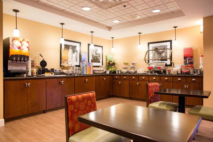 Imagen general del Hotel Hampton Inn Columbus-north. Foto 9