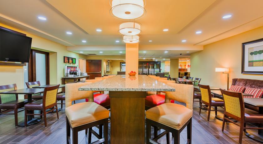 Imagen general del Hotel Hampton Inn Conyers. Foto 11
