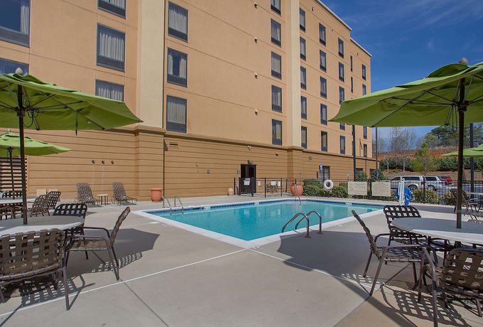 Imagen de la piscina del Hotel Hampton Inn Covington, Ga. Foto 20