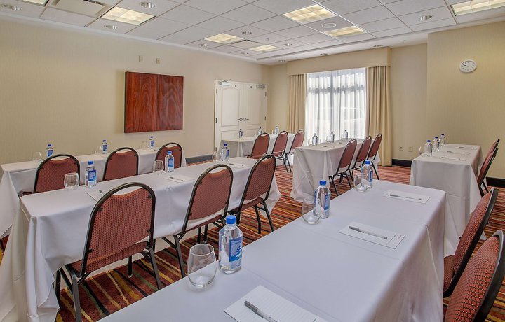 Imagen de los interiores del Hotel Hampton Inn Covington, Ga. Foto 17