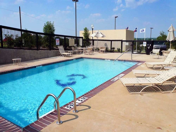 Imagen de la piscina del Hotel Hampton Inn Dallas-rockwall. Foto 16