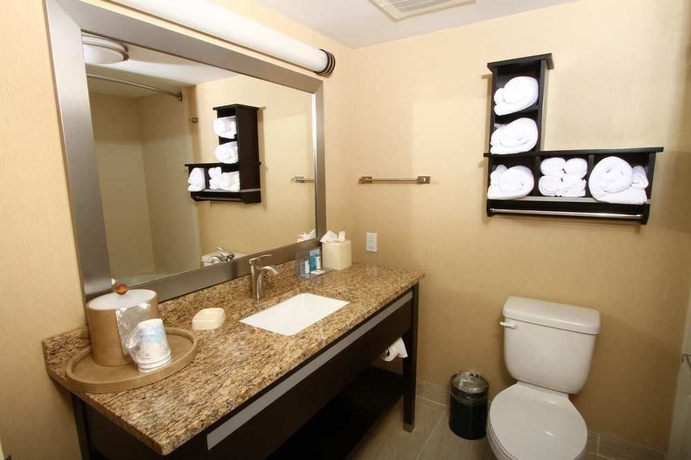 Imagen de la habitación del Hotel Hampton Inn Daytona Beach/beachfront. Foto 5