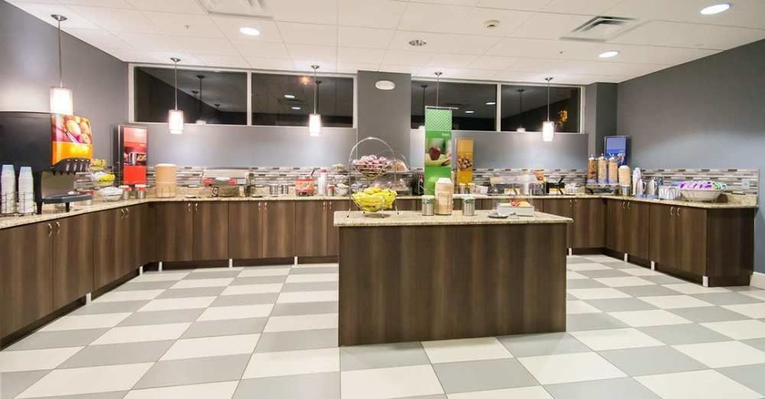 Imagen del bar/restaurante del Hotel Hampton Inn Daytona Shores - Oceanfront. Foto 5