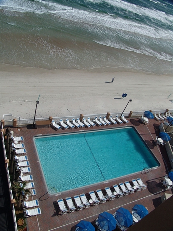Imagen de la piscina del Hotel Hampton Inn Daytona Shores - Oceanfront. Foto 16