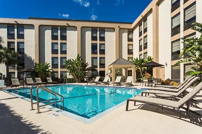 Imagen de la piscina del Hotel Hampton Inn Daytona Speedway. Foto 15