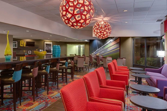 Imagen de los interiores del Hotel Hampton Inn Daytona Speedway. Foto 13