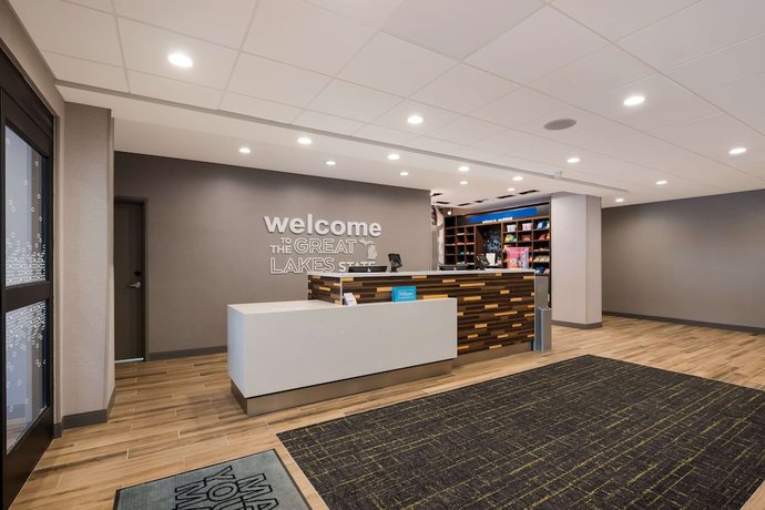 Imagen de los interiores del Hotel Hampton Inn Detroit Southfield. Foto 18