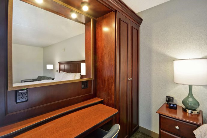 Imagen de la habitación del Hotel Hampton Inn Detroit/Madison Heights/South Troy. Foto 5