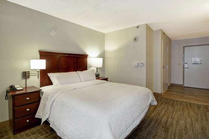 Imagen de la habitación del Hotel Hampton Inn Detroit/Madison Heights/South Troy. Foto 13