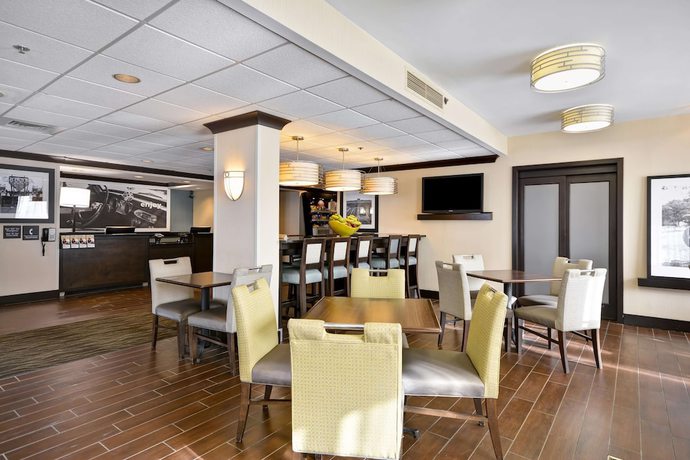 Imagen de los interiores del Hotel Hampton Inn Detroit/Northville. Foto 19