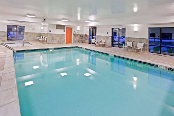 Imagen de la piscina del Hotel Hampton Inn Detroit/Utica-Shelby Township. Foto 20